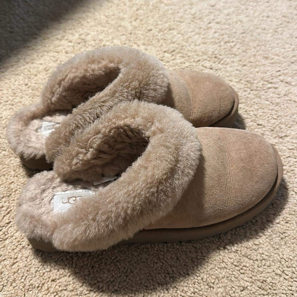 UGG Classic Slipper II Size 8